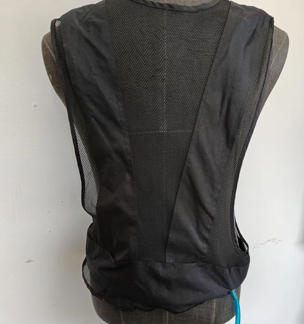 Colete de ar condicionado com tubo de v&oacute;rtice versus solu&ccedil;&otilde;es de refrigera&ccedil;&atilde;o tradicionais: o que o diferencia?