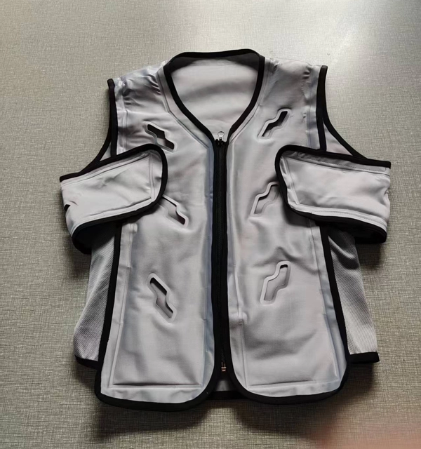 Análise comparativa de roupas de resfriamento por circulação de água e roupas de resfriamento por ventilador da Suzhou SenJoy Cooling Clothing Garment Co., Ltd.