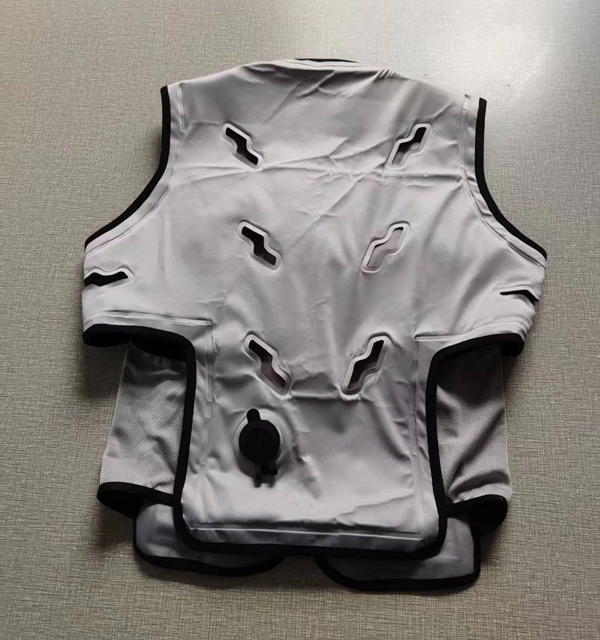 Roupas de resfriamento com circulação de água em TPU: inovação em roupas resistentes ao calor