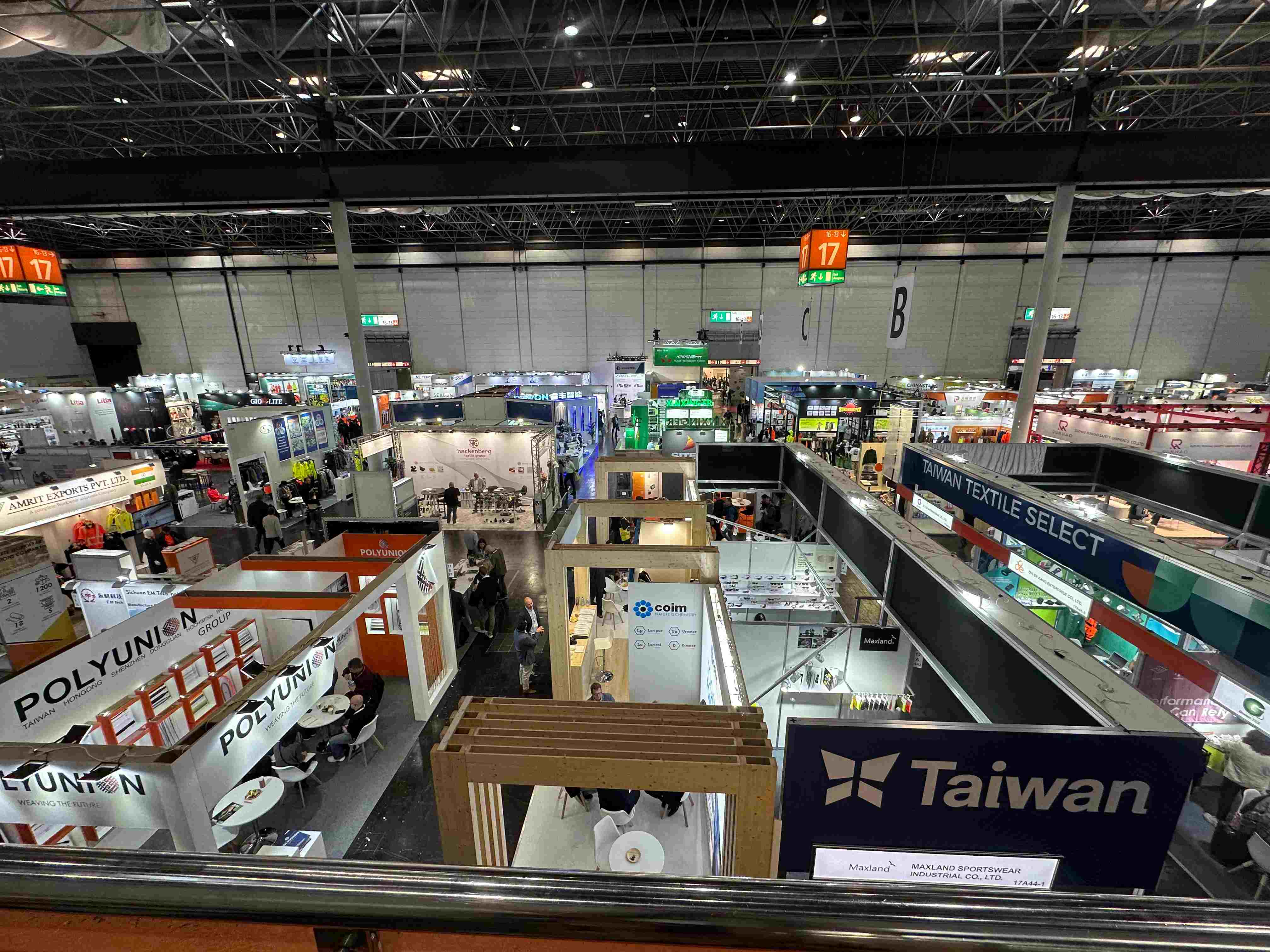 SenJoy apresenta roupas refrescantes inovadoras na feira internacional A+A na Alemanha.